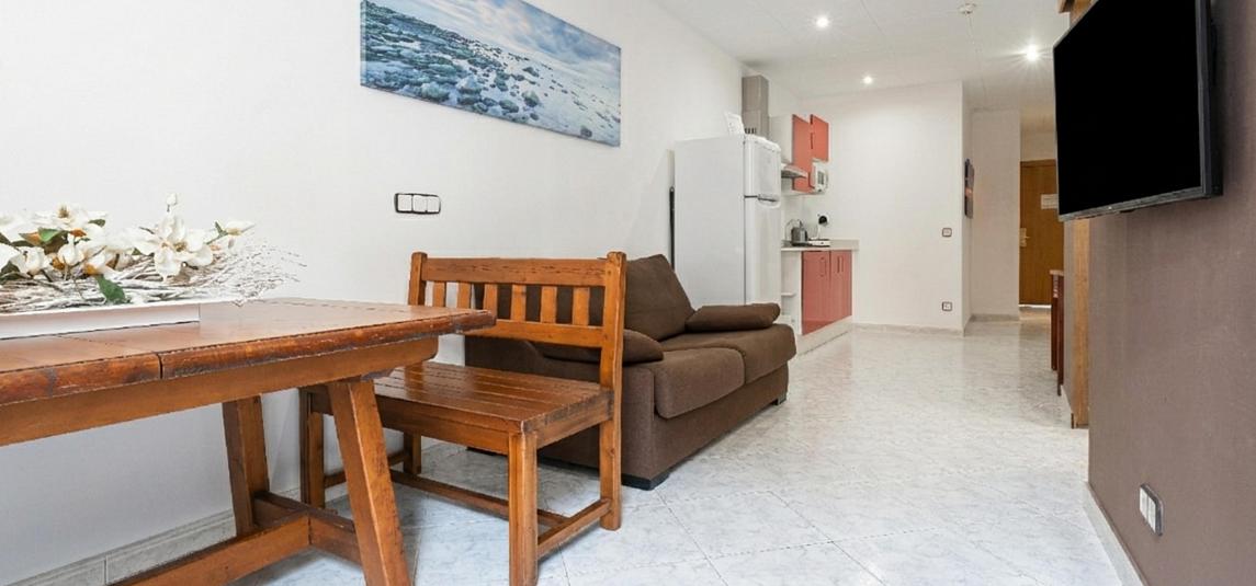 2 bedroom apartment with balcony