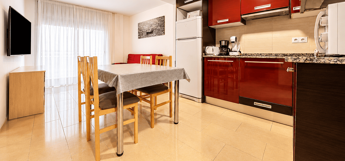 2 bedroom apartment with balcony