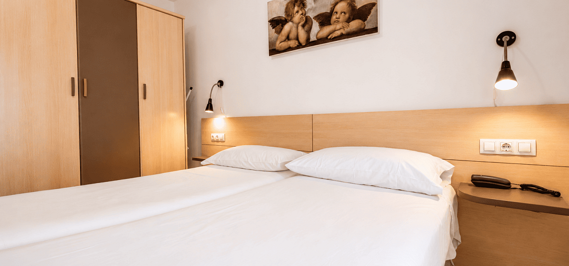 2 bedroom apartment with balcony