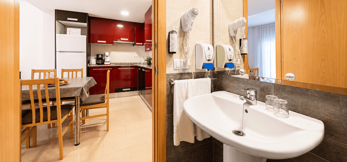2 bedroom apartment with balcony