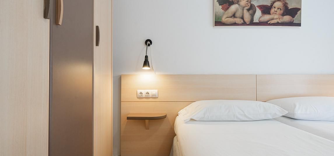 2 bedroom apartment with balcony