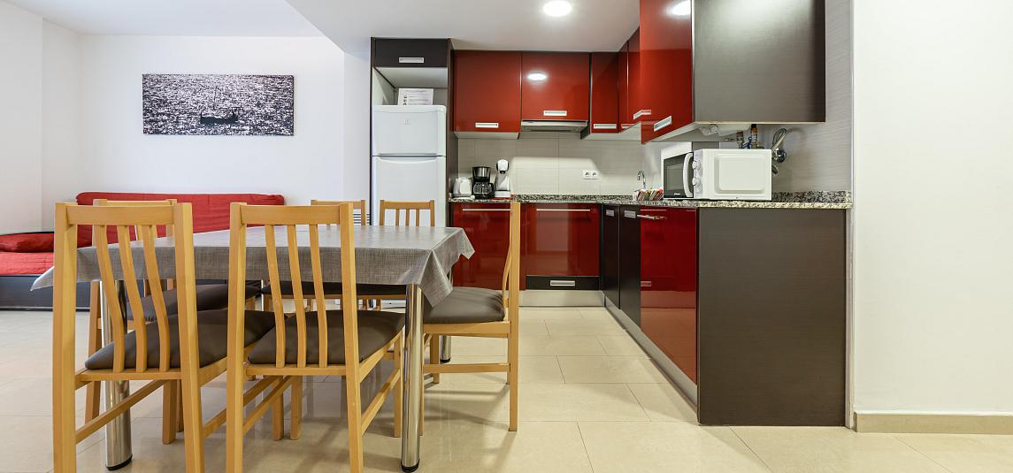 2 bedroom apartment with balcony