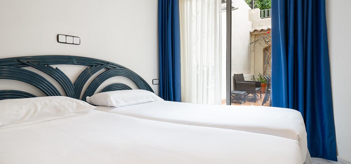 2 bedroom apartment with balcony