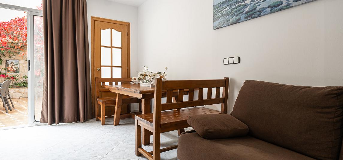 2 bedroom apartment with balcony