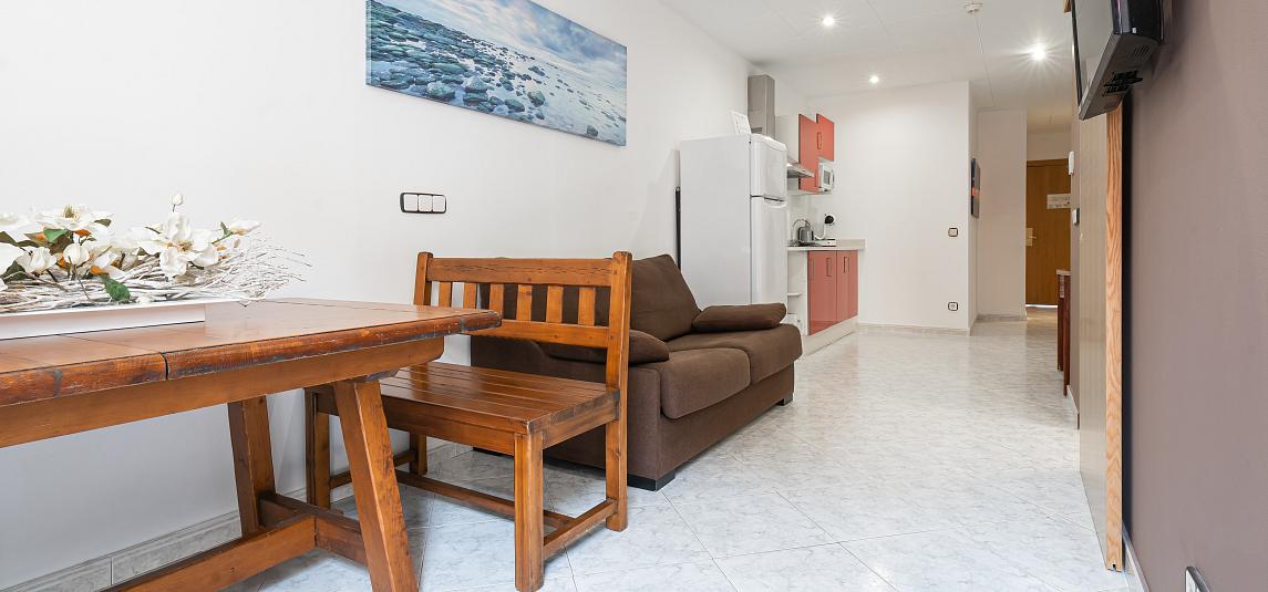 2 bedroom apartment with balcony