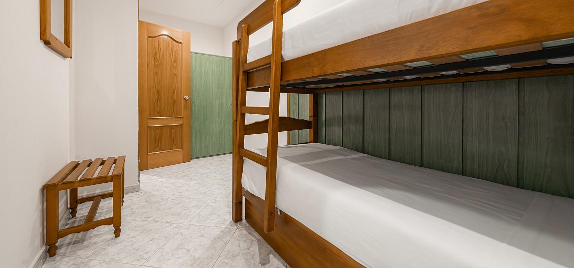 2 bedroom apartment with balcony