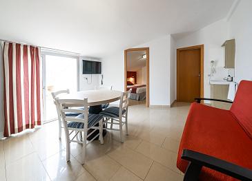 1-BED APARTMENT WITH TERRACE