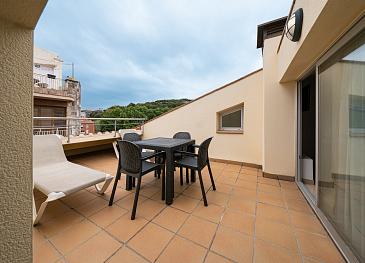 1-BED APARTMENT WITH TERRACE