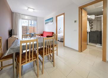 APARTAMENTO 2 HABITACIONES TERRAZA