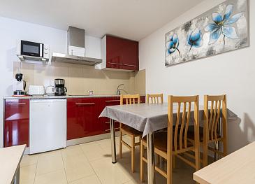 APARTAMENTO 1 HABITACIÓN BALCÓN