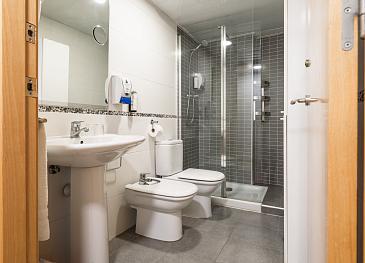 APARTAMENTO 1 HABITACIÓN BALCÓN