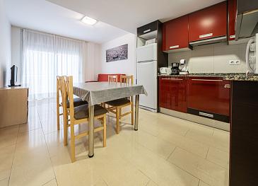 APARTAMENTO 2 HABITACIONES BALCÓN