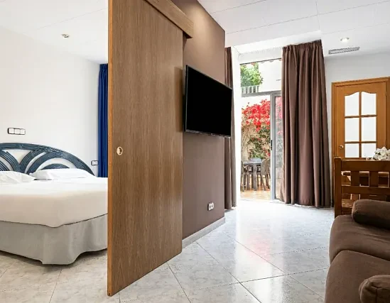 2 bedroom apartment with balcony