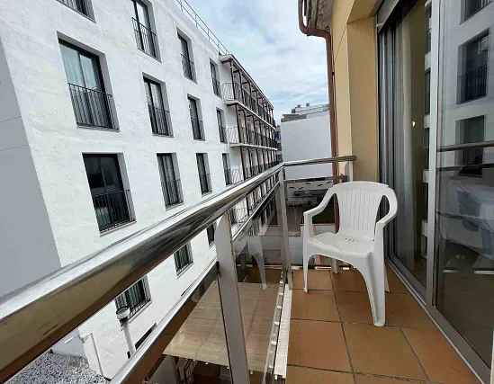1 bedroom apartment with balcony
