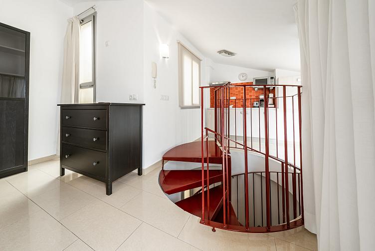 1-BED APARTMENT WITH TERRACE