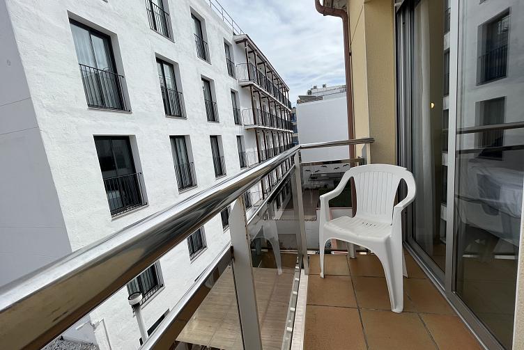 2-BED APARTMENT WITH BALCONY