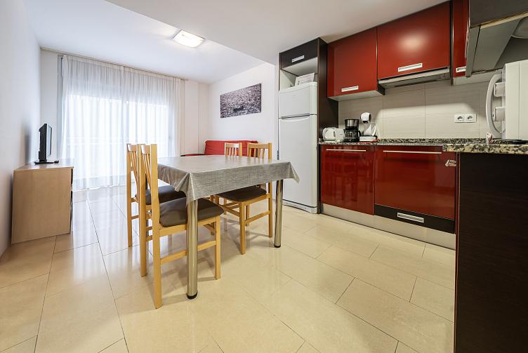 2-BED APARTMENT WITH BALCONY