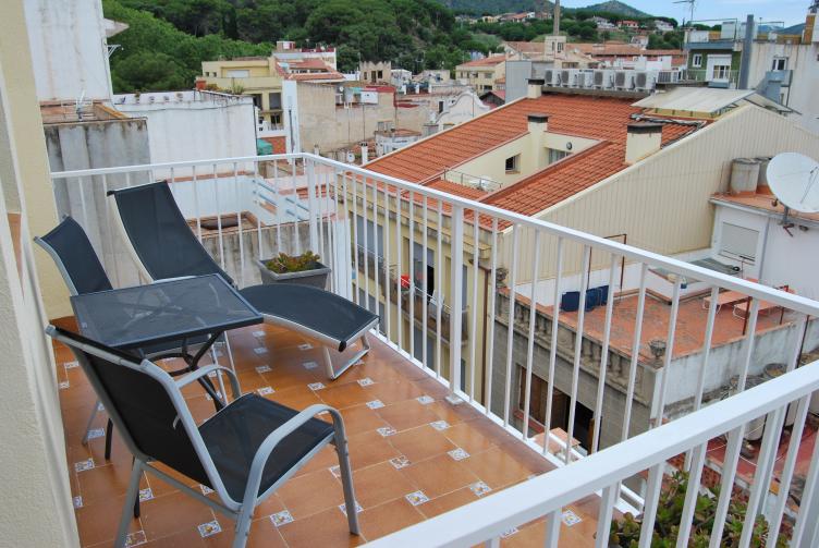 STUDIO WITH BALCONY