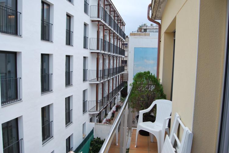 APPARTEMENT 2 CHAMBRES BALCON